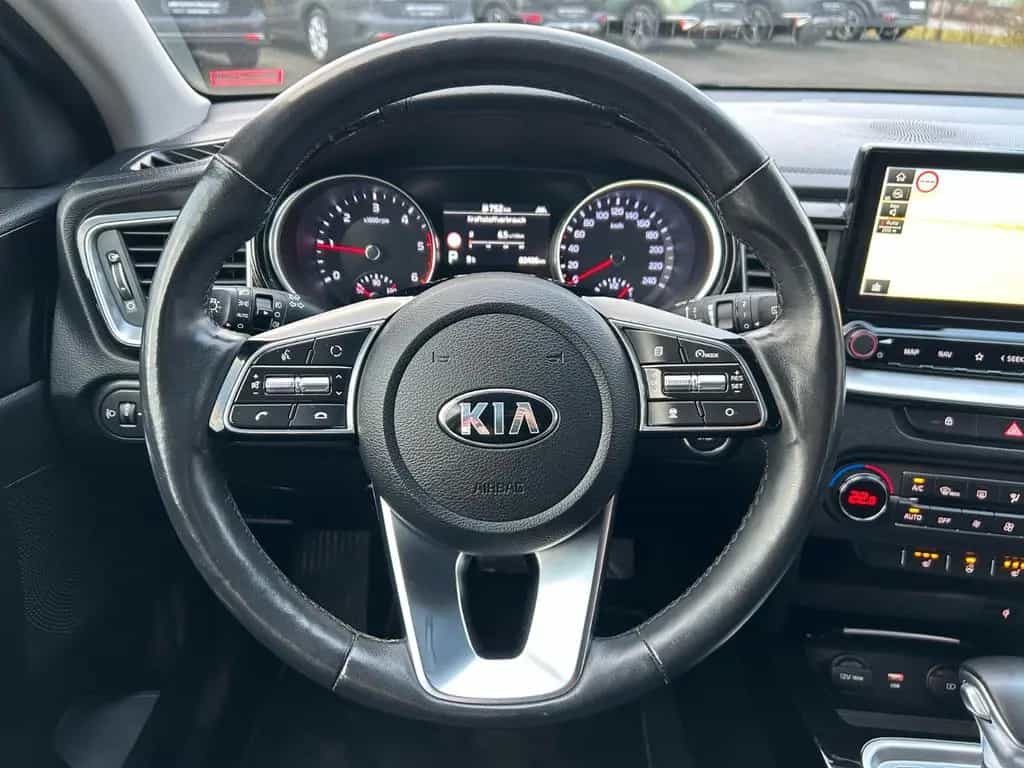Kia Ceed SW 1,6 CRDi DCT Spirit Navi Tech JBL LED 03/2020-photo-12