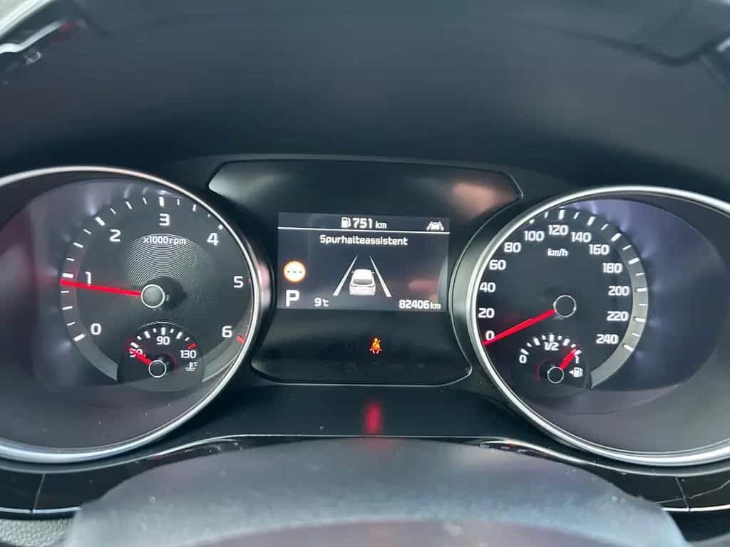 Kia Ceed SW 1,6 CRDi DCT Spirit Navi Tech JBL LED 03/2020-photo-13