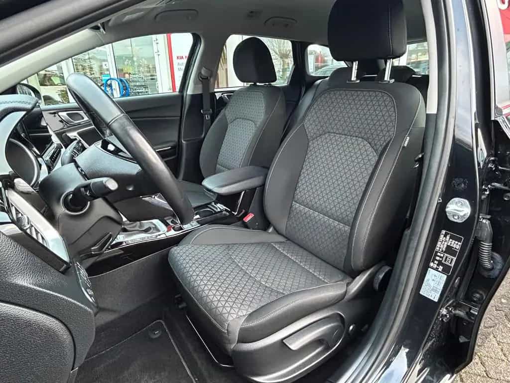 Kia Ceed SW 1,6 CRDi DCT Spirit Navi Tech JBL LED 03/2020-photo-9