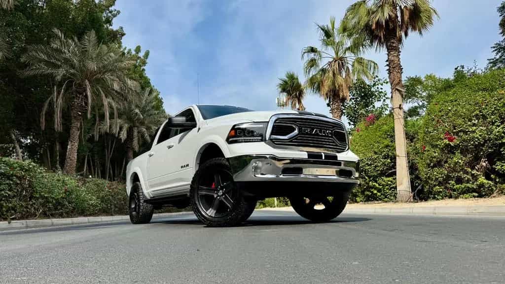Dodge RAM NEUWAGEN*LARAMIE*OFFROAD*BÜGEL*LIFT*LED*GARANTI* 11/2025-photo-11