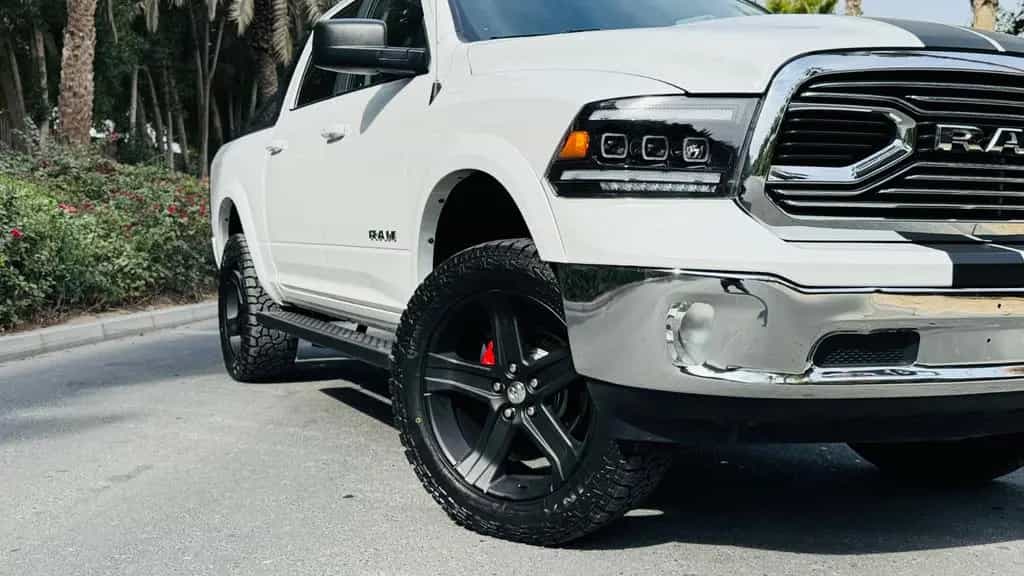Dodge RAM NEUWAGEN*LARAMIE*OFFROAD*BÜGEL*LIFT*LED*GARANTI* 11/2025-photo-12
