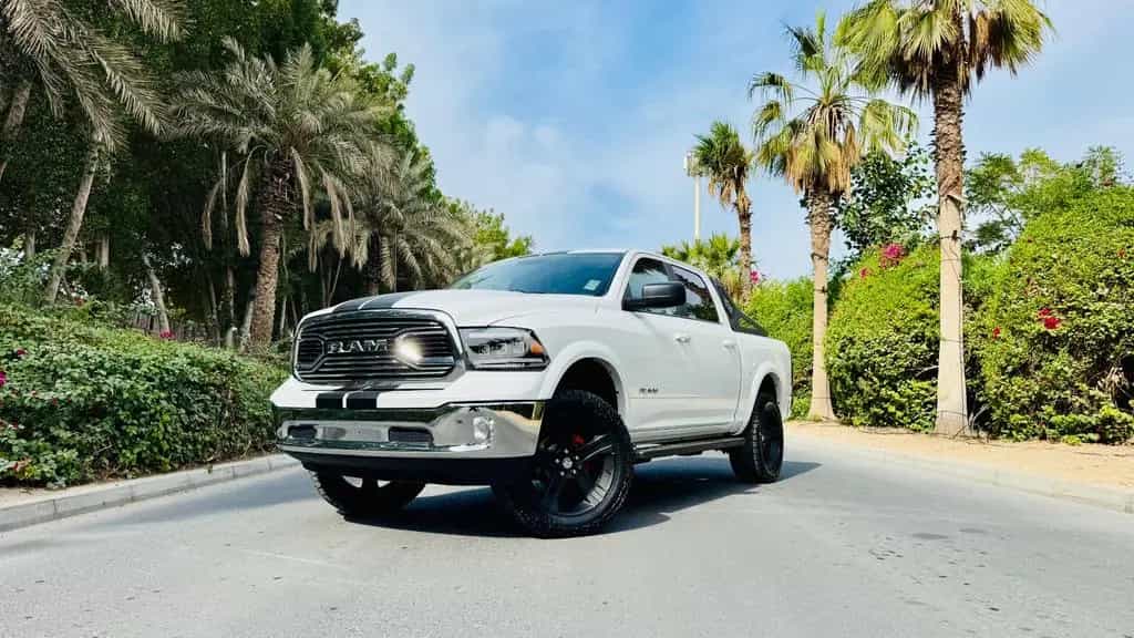 Dodge RAM NEUWAGEN*LARAMIE*OFFROAD*BÜGEL*LIFT*LED*GARANTI* 11/2025-photo-2