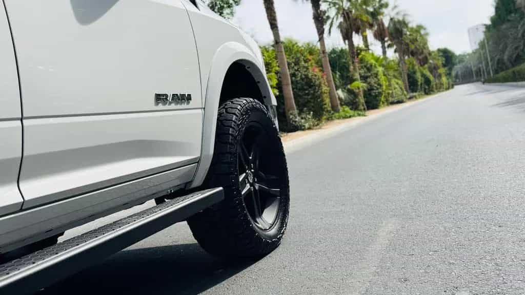 Dodge RAM NEUWAGEN*LARAMIE*OFFROAD*BÜGEL*LIFT*LED*GARANTI* 11/2025-photo-21