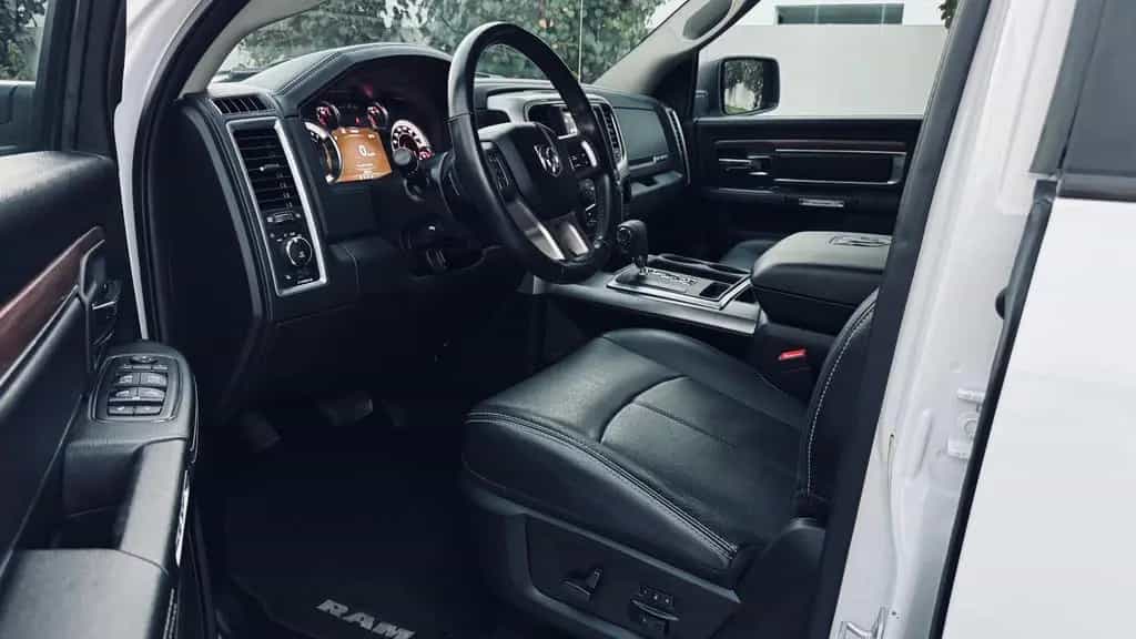 Dodge RAM NEUWAGEN*LARAMIE*OFFROAD*BÜGEL*LIFT*LED*GARANTI* 11/2025-photo-37