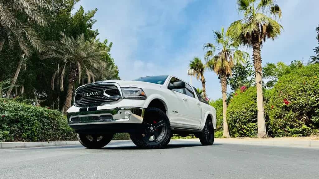 Dodge RAM NEUWAGEN*LARAMIE*OFFROAD*BÜGEL*LIFT*LED*GARANTI* 11/2025-photo-4