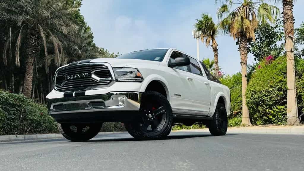Dodge RAM NEUWAGEN*LARAMIE*OFFROAD*BÜGEL*LIFT*LED*GARANTI* 11/2025-photo-5