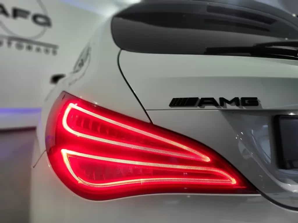 Mercedes-Benz CLA-Class Shooting Brake CLA 45 AMG 4Matic 02/2016-photo-11