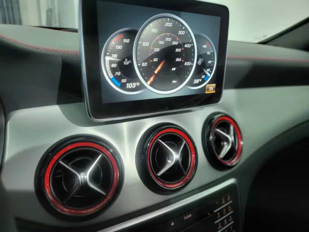 Mercedes-Benz CLA-Class Shooting Brake CLA 45 AMG 4Matic 02/2016-photo-25