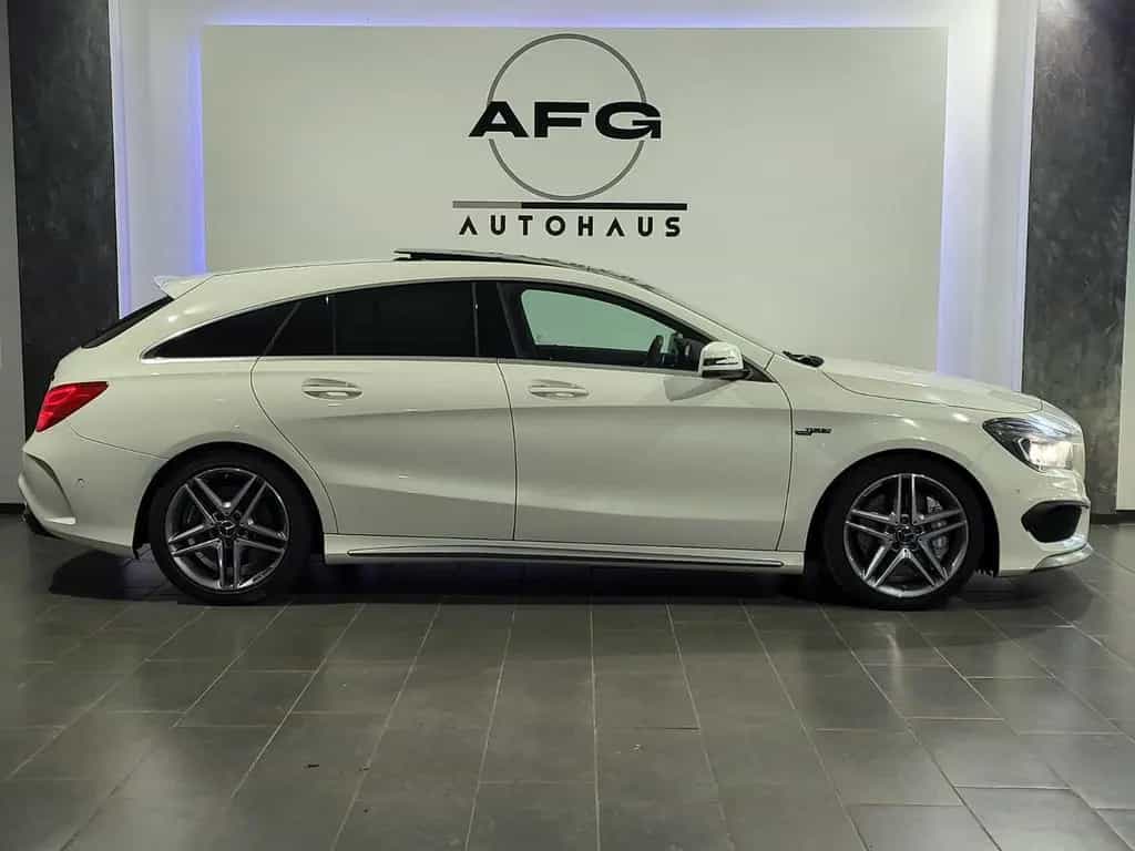 Mercedes-Benz CLA-Class Shooting Brake CLA 45 AMG 4Matic 02/2016-photo-3