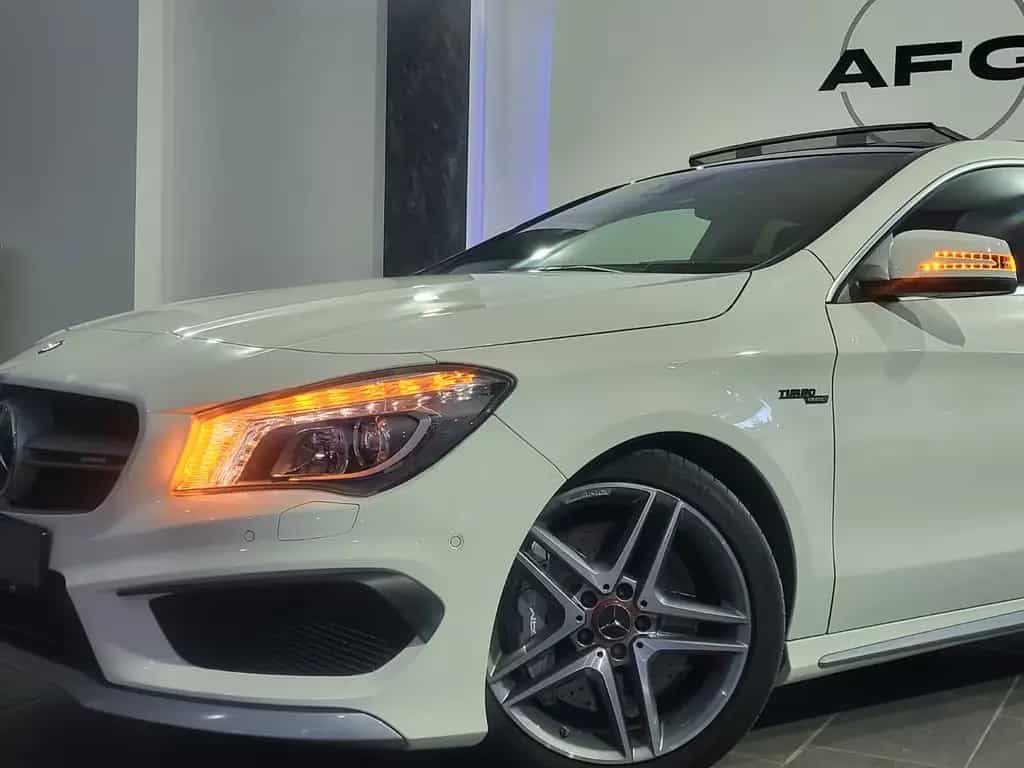 Mercedes-Benz CLA-Class Shooting Brake CLA 45 AMG 4Matic 02/2016-photo-8