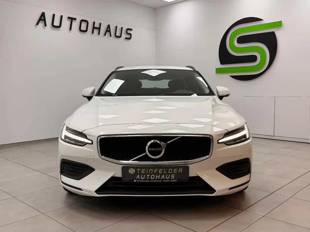 Volvo V60 Kombi Momentum Pro KAMERA / SPUR / ACC 12/2021-photo-1