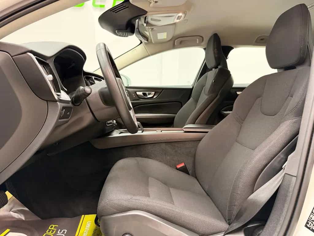 Volvo V60 Kombi Momentum Pro KAMERA / SPUR / ACC 12/2021-photo-11