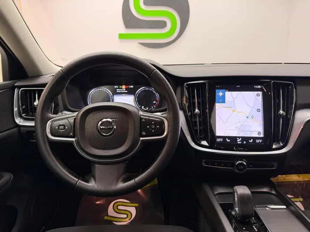 Volvo V60 Kombi Momentum Pro KAMERA / SPUR / ACC 12/2021-photo-16