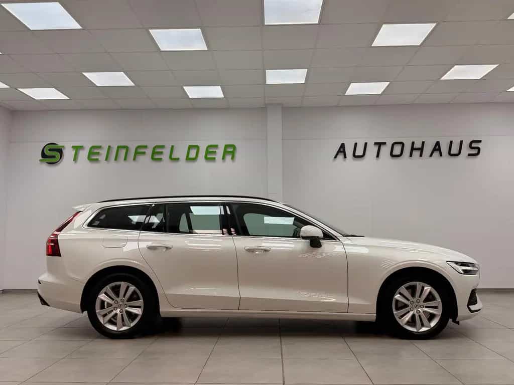 Volvo V60 Kombi Momentum Pro KAMERA / SPUR / ACC 12/2021-photo-7