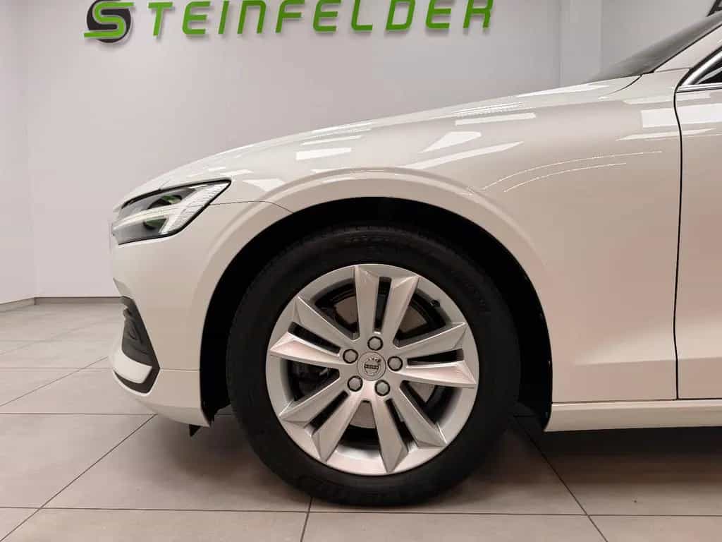 Volvo V60 Kombi Momentum Pro KAMERA / SPUR / ACC 12/2021-photo-8