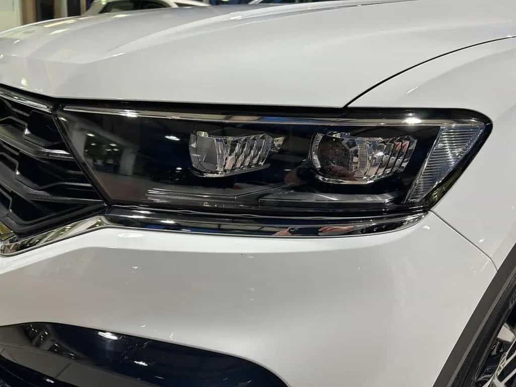 Volkswagen T-Roc 2.0 TSI R 4Motion 10/2021-photo-17