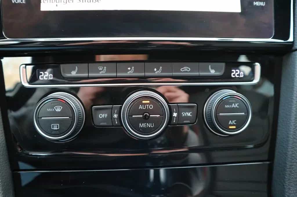 Volkswagen Golf VII Lim. GTI Performance *2.HD/LEDER/ACC* 12/2018-photo-22