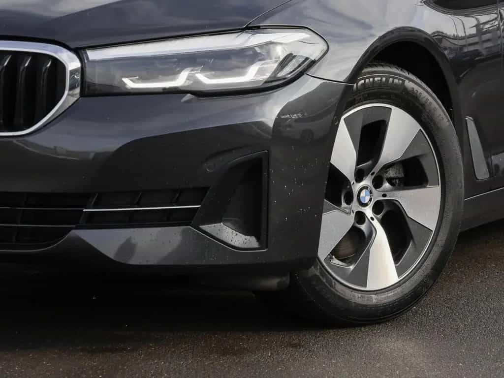BMW 520 d xDrive BusinessPaket/AHK/M Fahrwerk/ 08/2021-photo-2