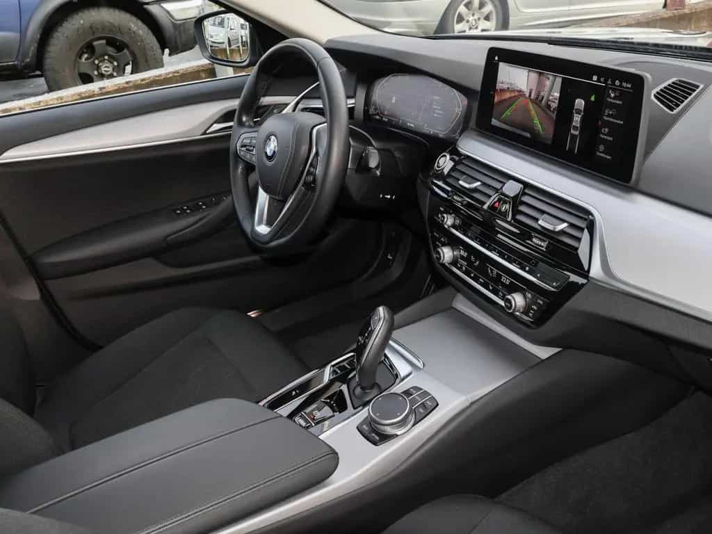BMW 520 d xDrive BusinessPaket/AHK/M Fahrwerk/ 08/2021-photo-5