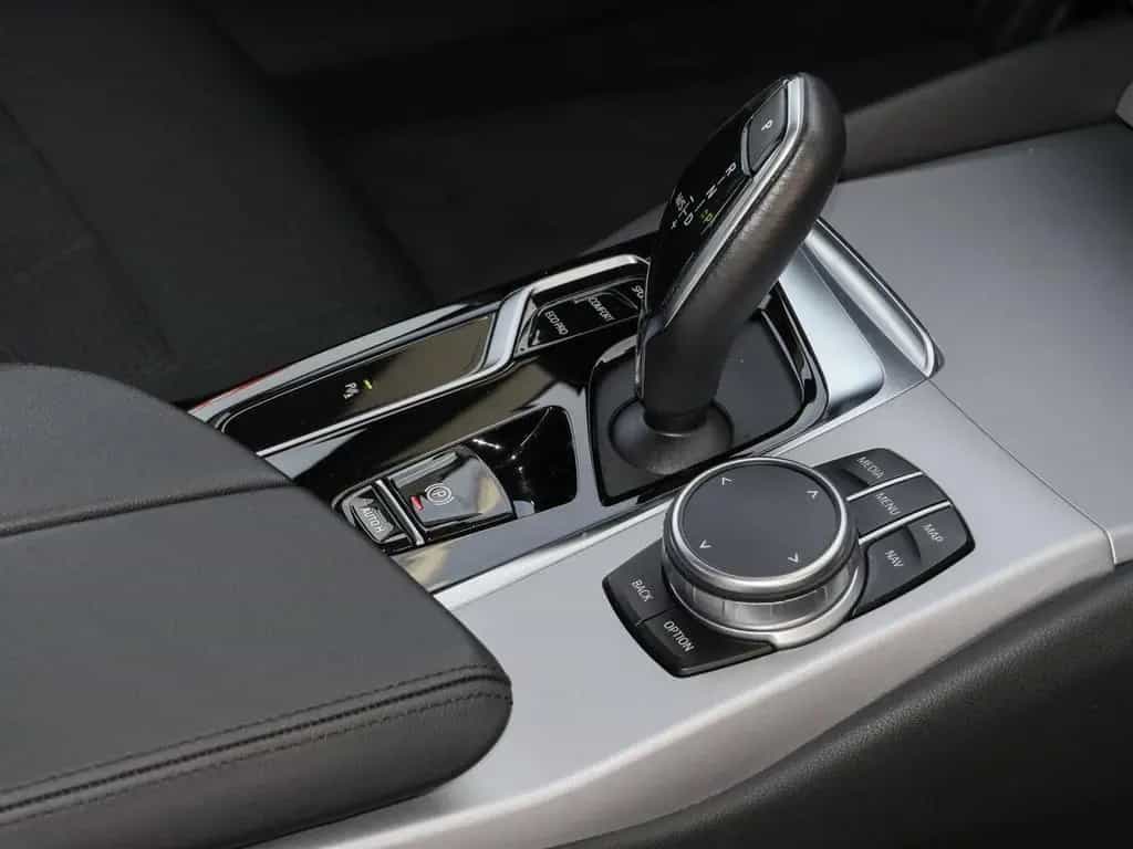 BMW 520 d xDrive BusinessPaket/AHK/M Fahrwerk/ 08/2021-photo-6