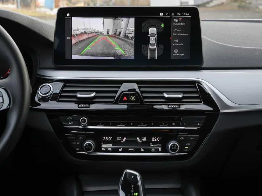BMW 520 d xDrive BusinessPaket/AHK/M Fahrwerk/ 08/2021-photo-7