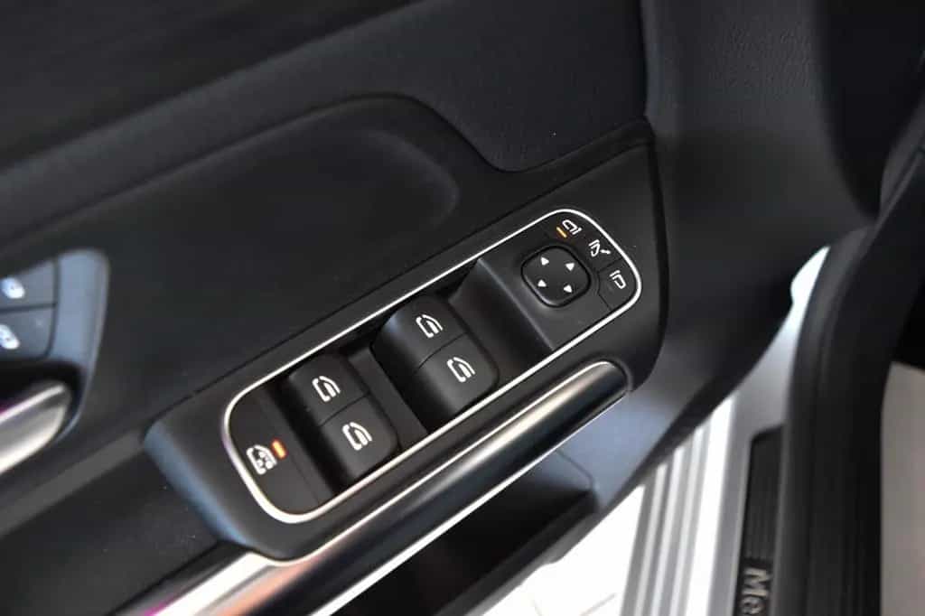 Mercedes-Benz B 200 Business~Automatik~Leder~Navi~Apple~LED 10/2019-photo-28
