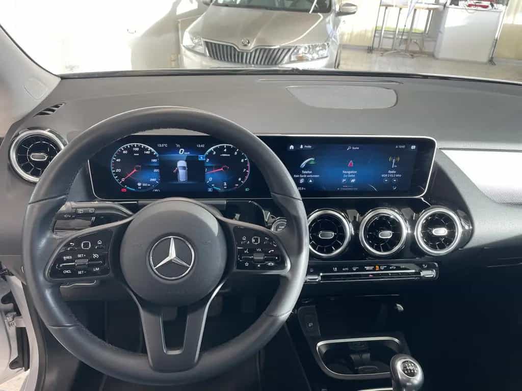 Mercedes-Benz B-Class 200 Style 8-fach bereift SHZ PTS NAVI LED 08/2019-photo-16