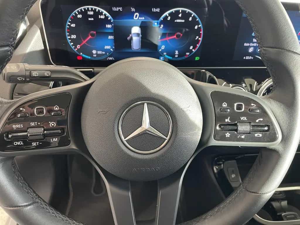 Mercedes-Benz B-Class 200 Style 8-fach bereift SHZ PTS NAVI LED 08/2019-photo-19