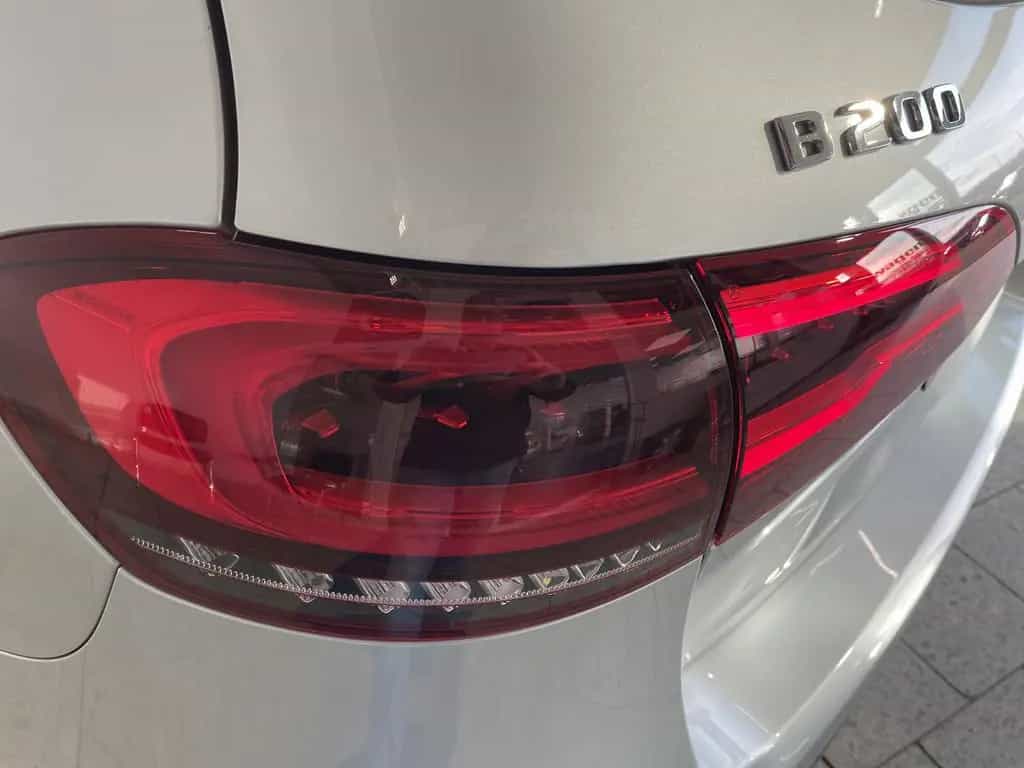 Mercedes-Benz B-Class 200 Style 8-fach bereift SHZ PTS NAVI LED 08/2019-photo-32