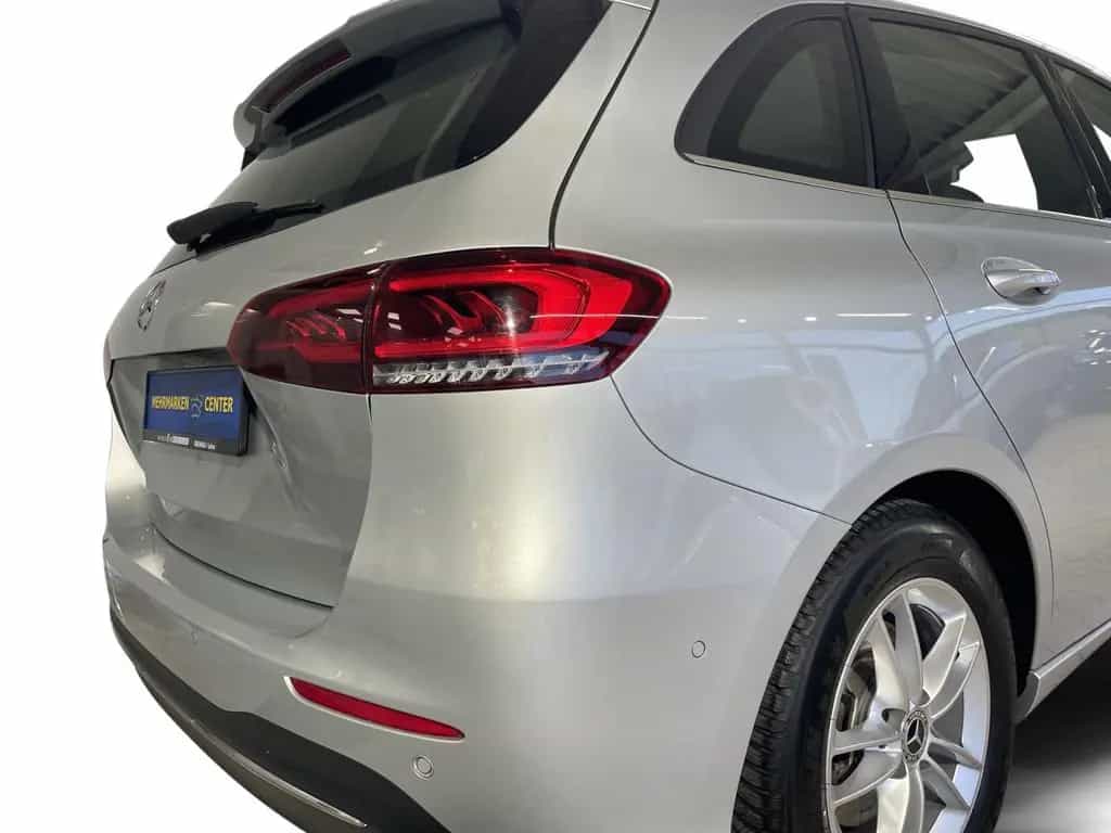 Mercedes-Benz B-Class 200 Style 8-fach bereift SHZ PTS NAVI LED 08/2019-photo-5