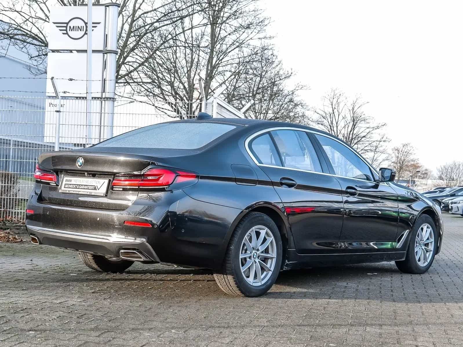 BMW 5 Series 02/2023-photo-1