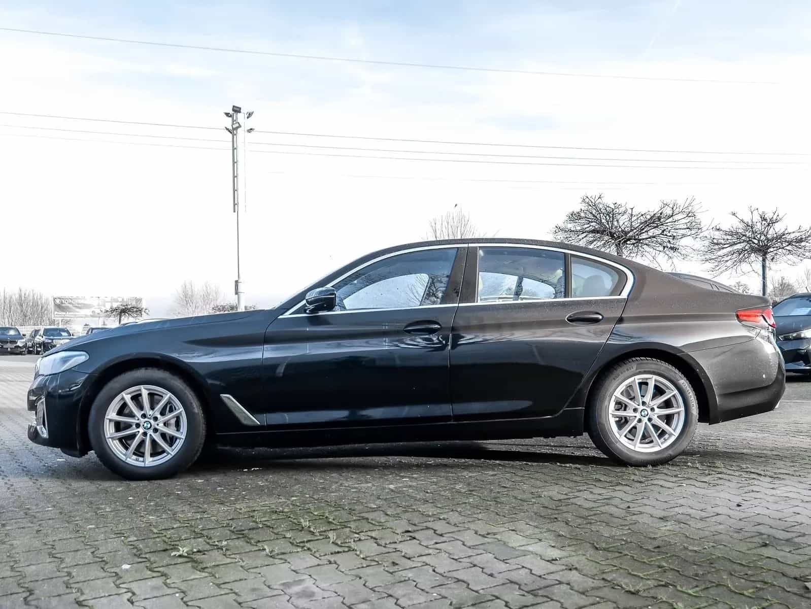 BMW 5 Series 02/2023-photo-2