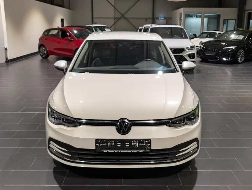 Volkswagen Golf 2.0 TDI SCR DSG Active AHK Navi LED 12/2022-photo-2