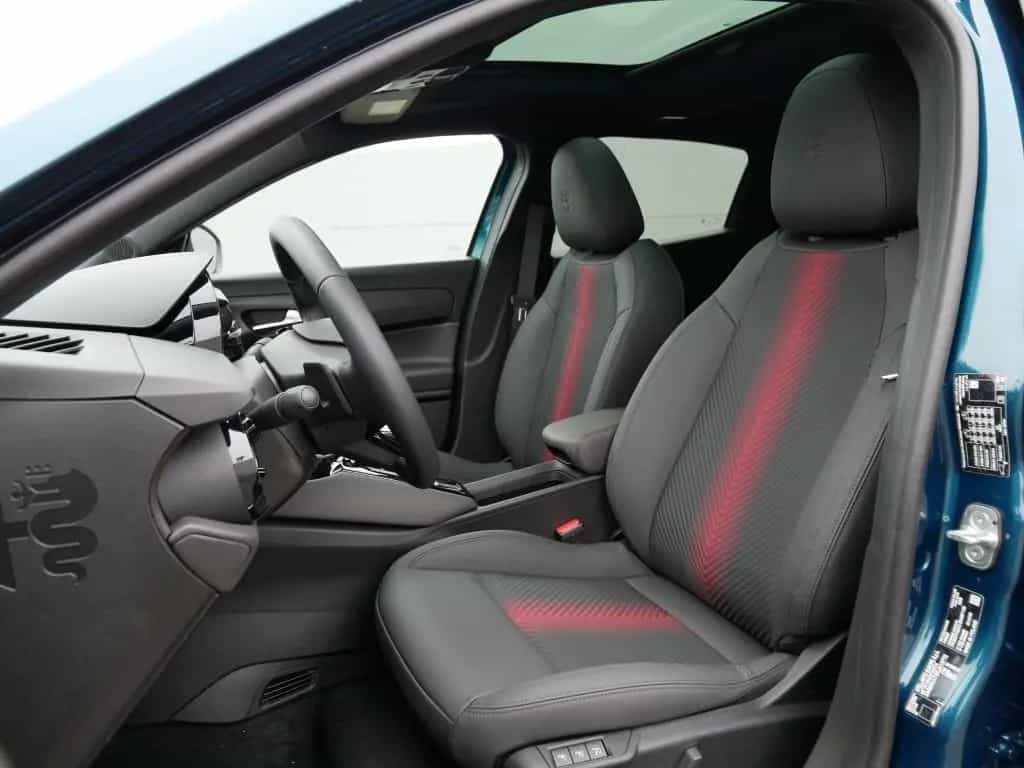 Alfa Romeo Junior IBRIDA SPECIALE 1.2 VGT 145PS DCT6 SCHIEB 10/2025-photo-8