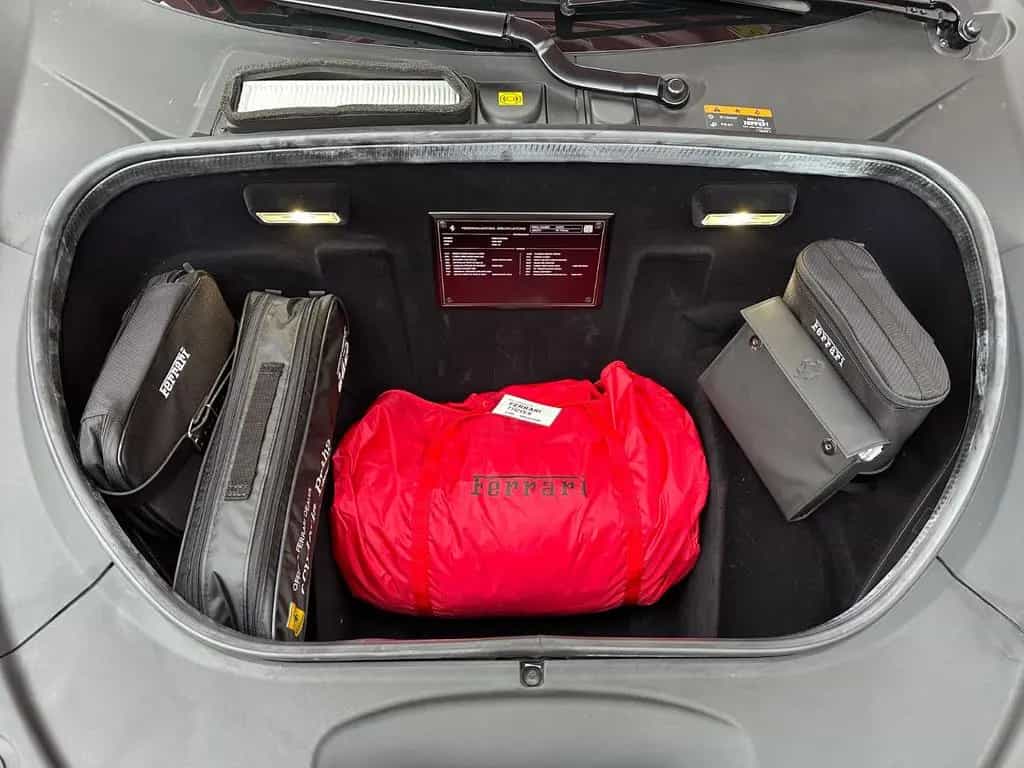 Ferrari F8 Tributo Coupé DCT 1.H/S-H/R-CAM/R-SEATS/CARBO 02/2021-photo-25