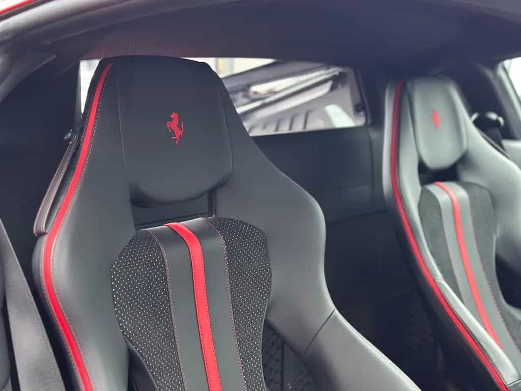 Ferrari F8 Tributo Coupé DCT 1.H/S-H/R-CAM/R-SEATS/CARBO 02/2021-photo-31