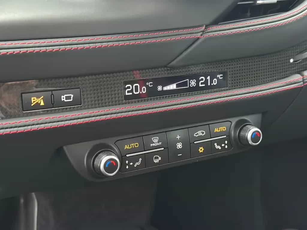 Ferrari F8 Tributo Coupé DCT 1.H/S-H/R-CAM/R-SEATS/CARBO 02/2021-photo-37