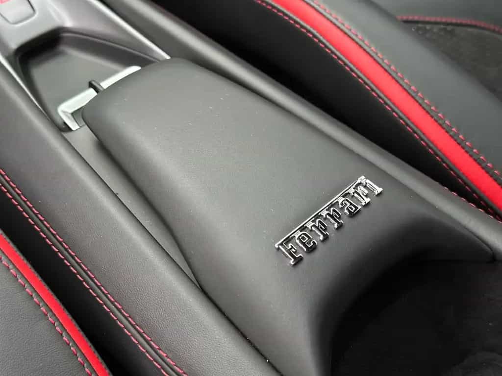 Ferrari F8 Tributo Coupé DCT 1.H/S-H/R-CAM/R-SEATS/CARBO 02/2021-photo-38