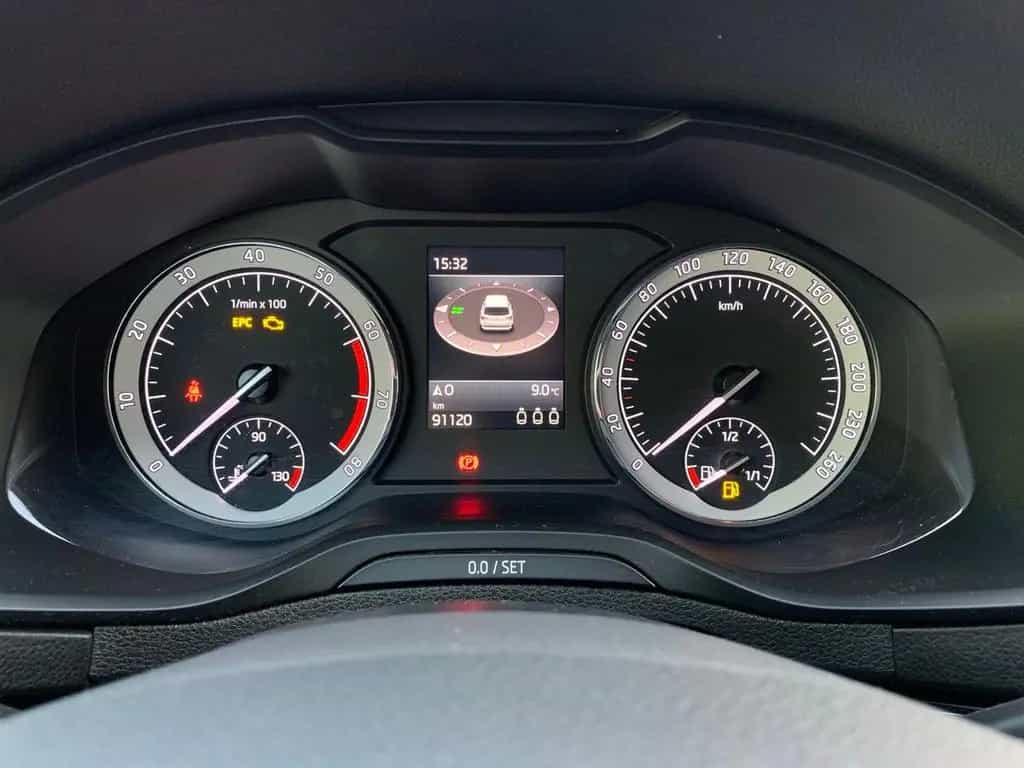 Skoda Karoq 1.5 TSI ACT Style NAVI+SHZ+AHK+KESSY+PDC 12/2017-photo-15