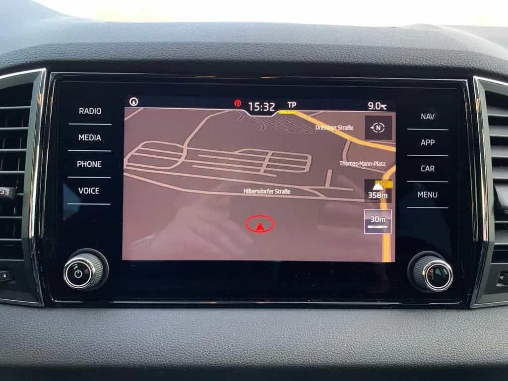 Skoda Karoq 1.5 TSI ACT Style NAVI+SHZ+AHK+KESSY+PDC 12/2017-photo-16