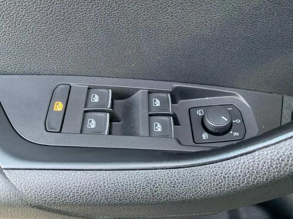 Skoda Karoq 1.5 TSI ACT Style NAVI+SHZ+AHK+KESSY+PDC 12/2017-photo-19