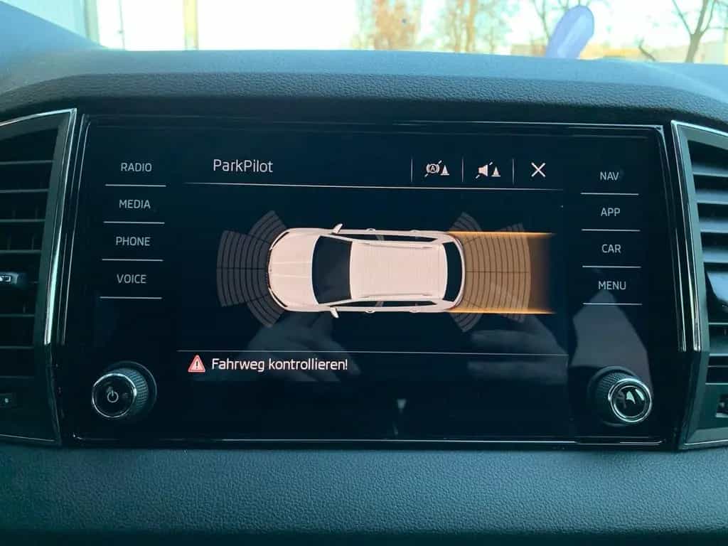 Skoda Karoq 1.5 TSI ACT Style NAVI+SHZ+AHK+KESSY+PDC 12/2017-photo-36