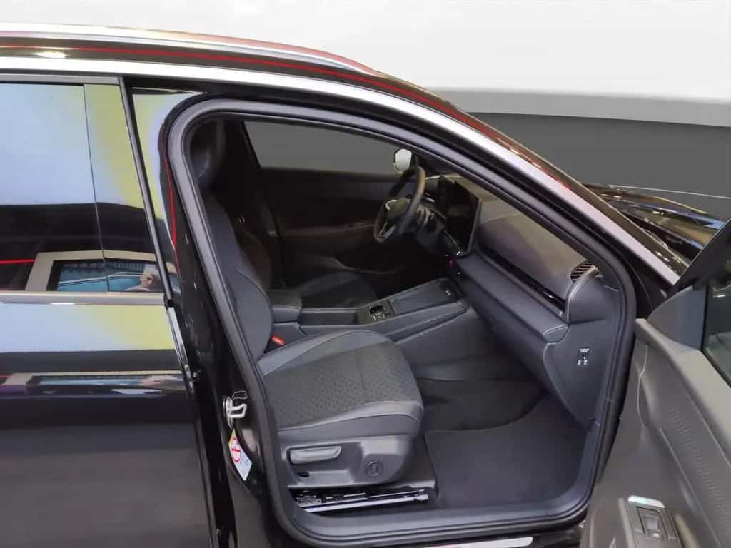 Volkswagen T-Roc R-Line 1.5 l eTSI OPF 110 kW (150 PS) 02/2026-photo-10