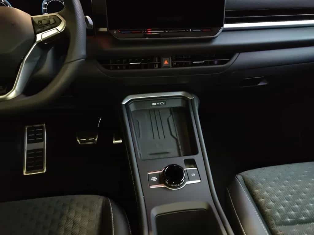 Volkswagen T-Roc R-Line 1.5 l eTSI OPF 110 kW (150 PS) 02/2026-photo-5
