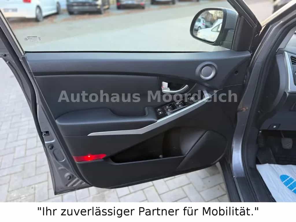 Ssangyong Korando Crystal 4x2 Klima PDC TÜV NEU 03/2015-photo-9