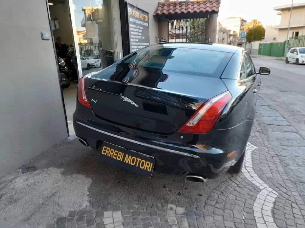 Jaguar XJ 3.0D V6 Premium Luxury 10/2010-photo-10