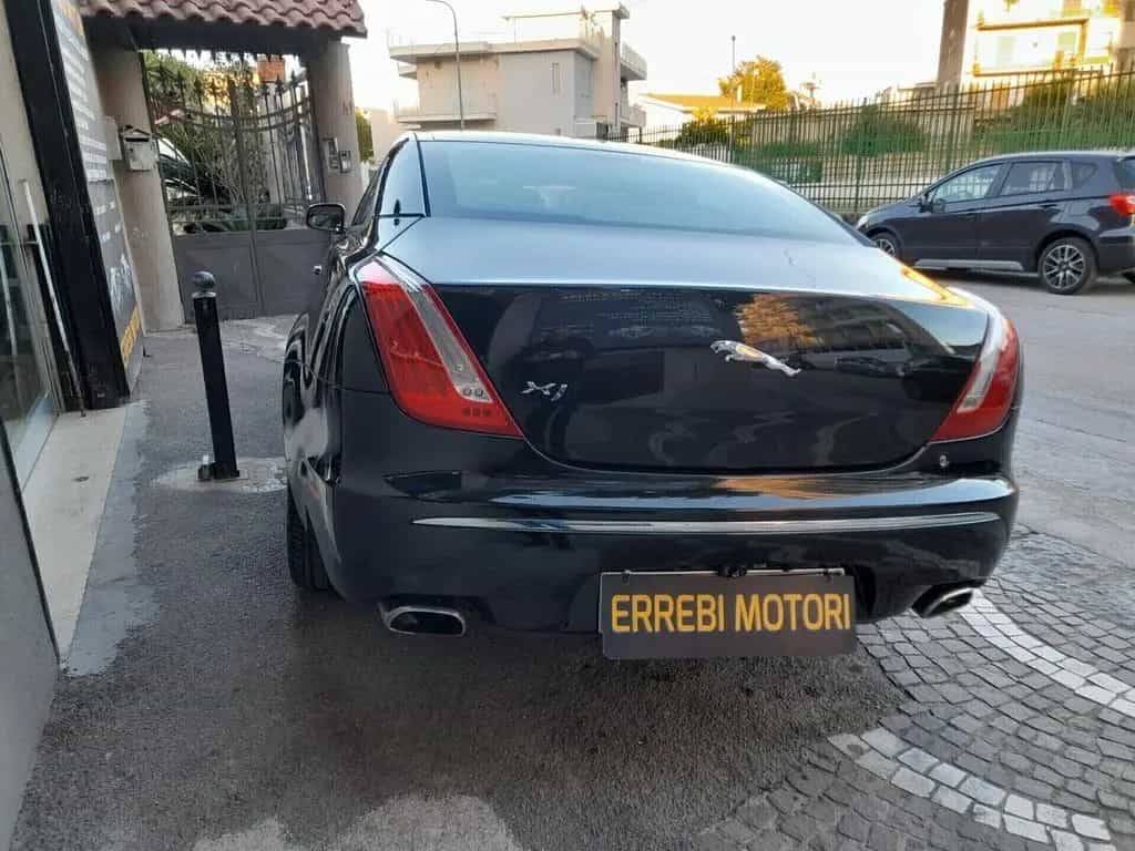 Jaguar XJ 3.0D V6 Premium Luxury 10/2010-photo-12