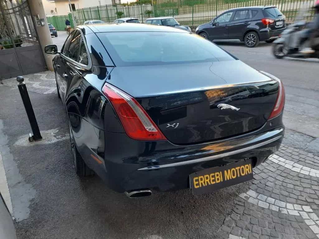 Jaguar XJ 3.0D V6 Premium Luxury 10/2010-photo-13