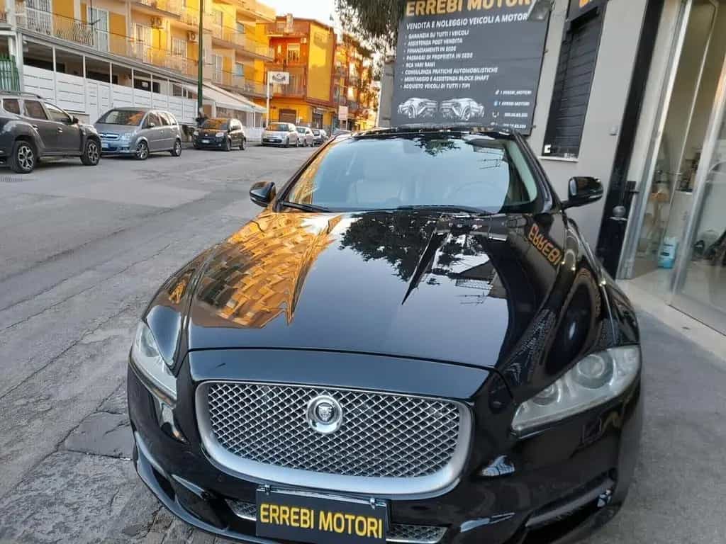Jaguar XJ 3.0D V6 Premium Luxury 10/2010-photo-3