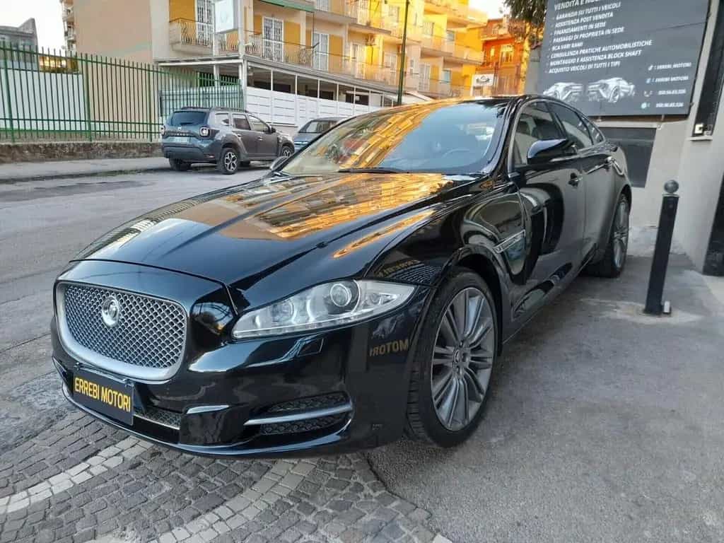 Jaguar XJ 3.0D V6 Premium Luxury 10/2010-photo-4
